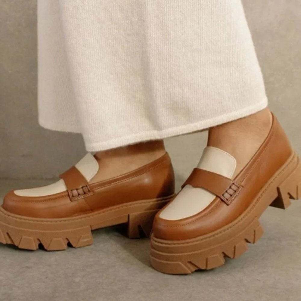 NIB Alohas Trailblazer Bicolor Loafer